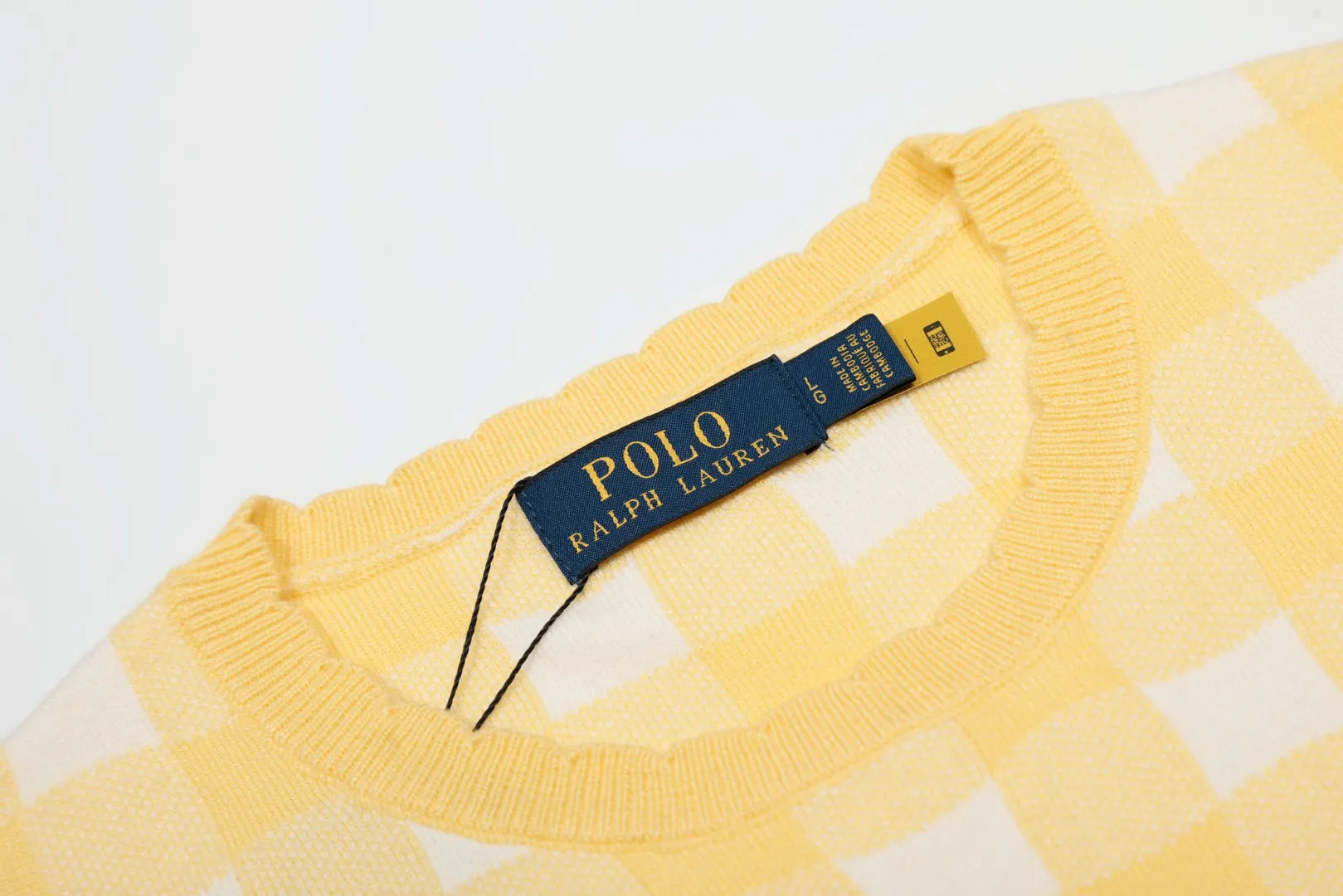 P150 💰 "Top quality" Style number: DS215# (on sale all year round) [Ralph Lauren plaid jacquard basic pony embroidered logo knitted round neck short sleeves] ✅Ralph Lauren Ralph Lauren all-match goddess style plain plaid knitted round neck pullover short sleeves for all seasons ✅Main provider of platform live broadcast Wholesale entities ✅ZP quality 1:1 version Scan the code to enter the GF website Counter quality ✅Detailed quality The only one in Guangzhou Imported quality cotton yarn, focusing on high-end, cost-effective, good quality needless to say ✅The version restores the original version, loose, comfortable and stress-free, simple is high-end, classic is eternal, ✅The upper body is simple and easy to match, a must-have for goddess ootd. Good-looking clothes are never picky. A must-have in the goddess' wardrobe. Size: S-L Color: Navy Gray Yellow Pink Light Blue Red